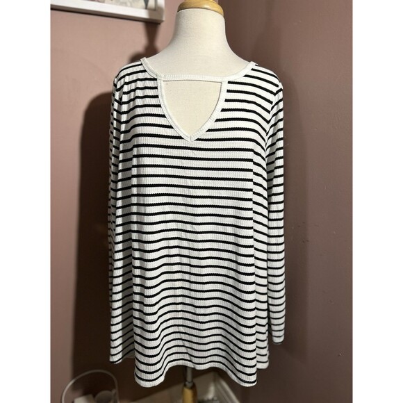 Lane Bryant Swing Top Womens 22/24 Black White Striped Long Sleeve Stretch Knit - Picture 1 of 9